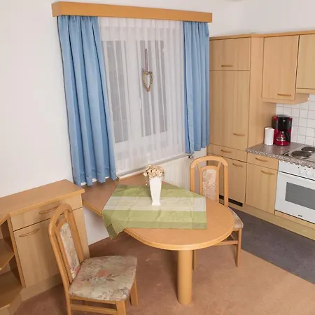 Lehenriedl Apartment *